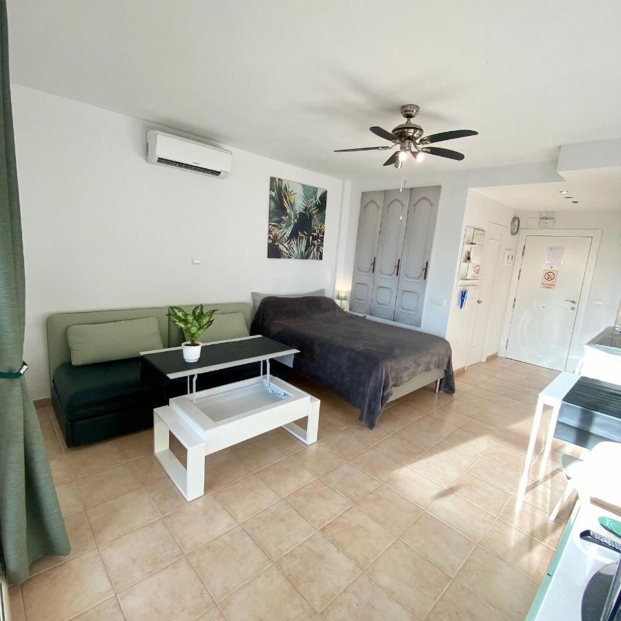 Benalbeach Seaview Studio Lägenhet Benalmádena Exteriör bild